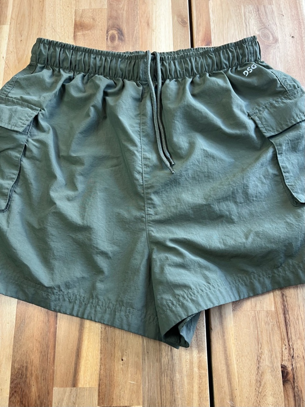 DSG Olive Green Nylon Cargo Shorts Women’s Medium Elastic Waist Utility
